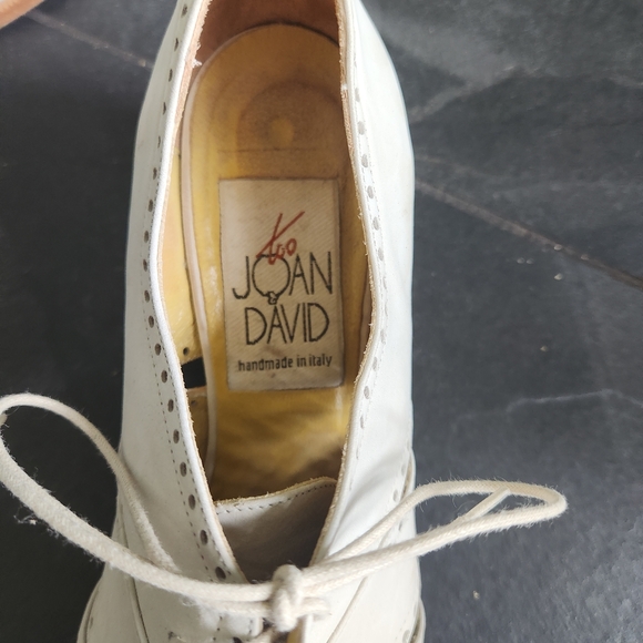 Joan & David Cream and Brown Oxford Heels - Picture 3 of 4